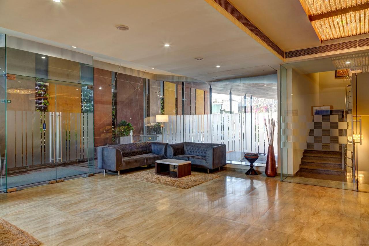 Icon Business Hotel By Bhagini Бангалор Экстерьер фото